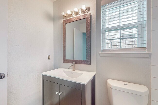 Building Photo - Adorable 1 Story Ready for Move In!  Birdville ISD!