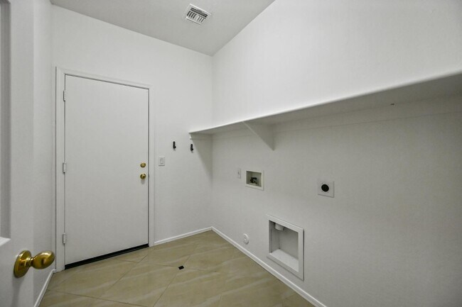 Building Photo - 1483 E Mia Ln