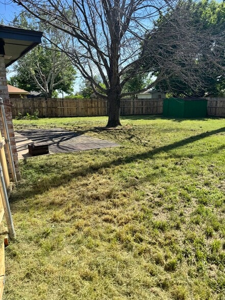 Building Photo - 821 Vernon Ct