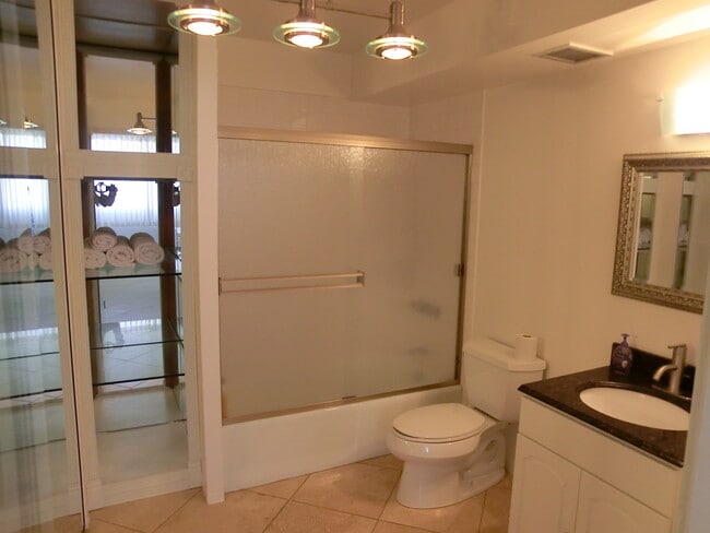 Building Photo - Pleasanton on Punahou Street - 6th Floor - One Bedroom, One Bath, One Parking