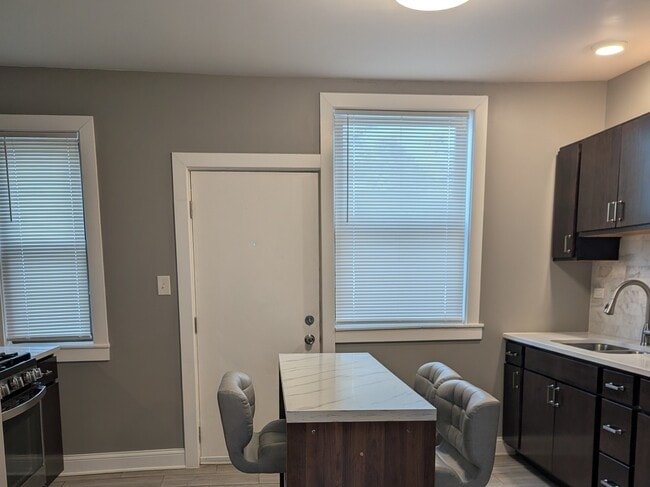 Building Photo - 11005 S Perry Ave