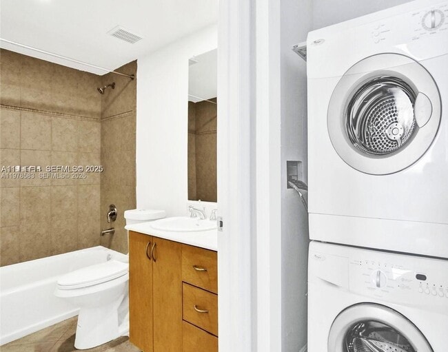 Building Photo - 10350 W Bay Harbor Dr