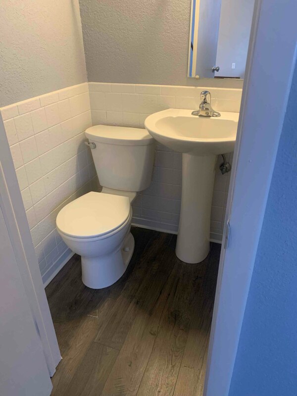 Building Photo - 2528 Taylor Ln