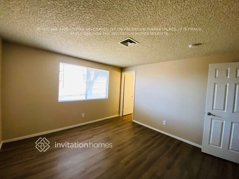 Building Photo - 2103 N Verano Way