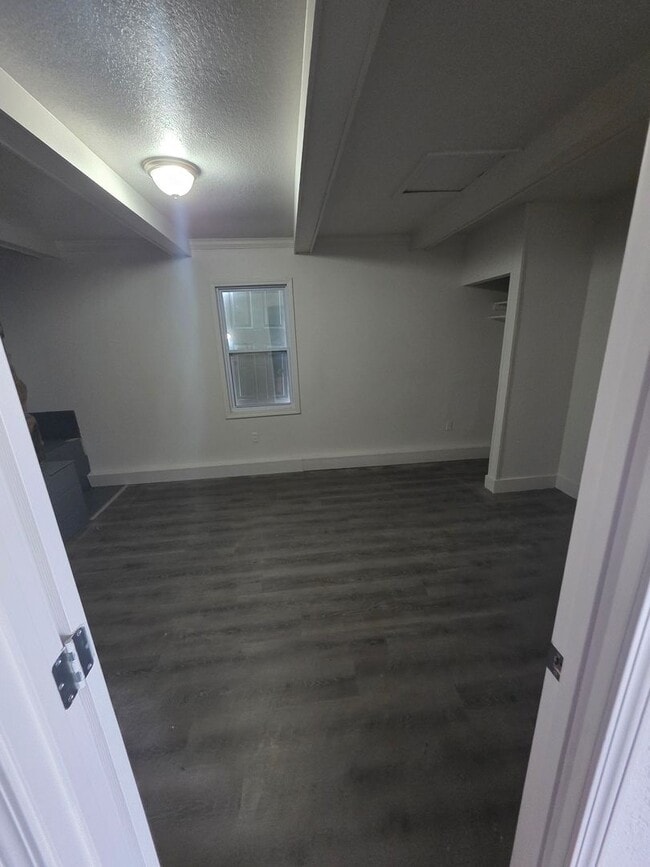 Building Photo - Beautiful 4bd/1bth