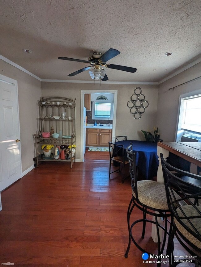 Building Photo - 2 br, 1 bath House - 849 W Brevard St