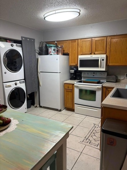 Building Photo - 26591 Fairway Dr