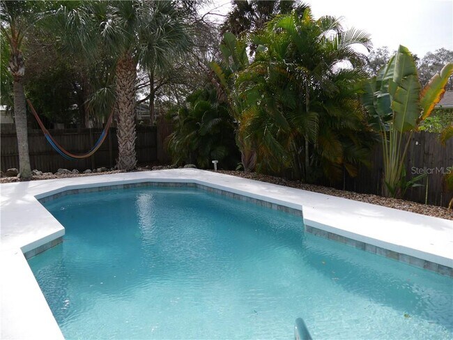 Building Photo - 3026 Vinson Ave