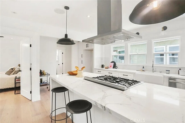 Building Photo - 3816 Goldwyn Terrace