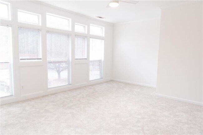 Building Photo - 90 Grove Park Ln