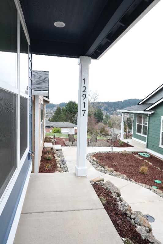 Building Photo - 12917 SE Ridgecrest Rd