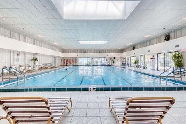 Building Photo - 7192 Huntington Ln