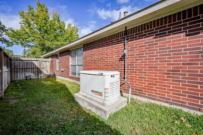 Building Photo - 12210 Ferncrest Ct