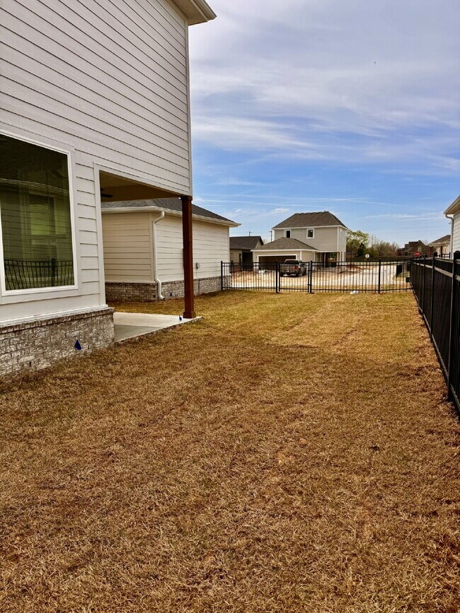 Building Photo - 6747 Winterwood Ave