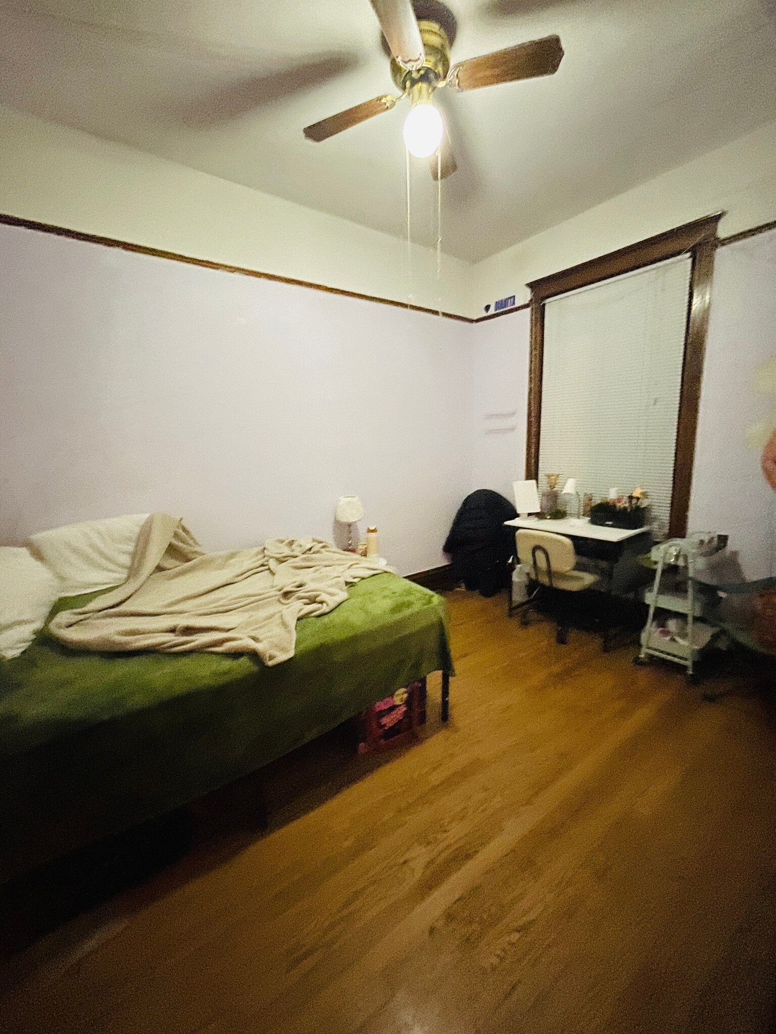 beddroom - 3730 N Magnolia Ave