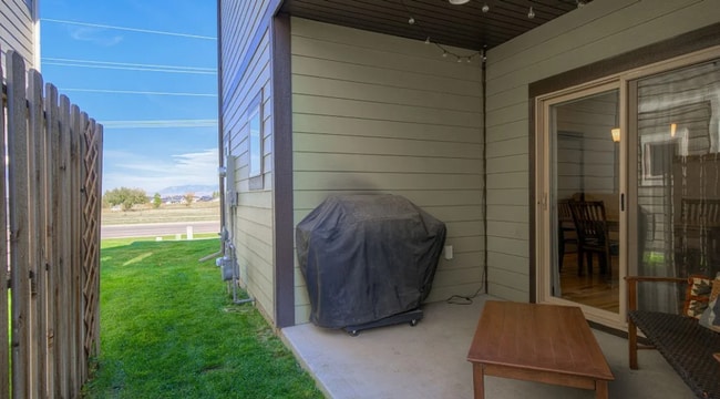 Building Photo - Well-kept Townhome for Rent in Bozeman! Near Parks, Schools and Trails.