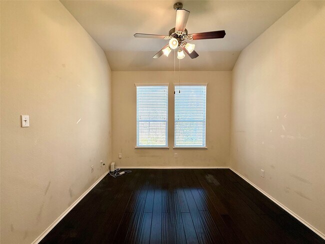 Building Photo - 13926 Roanoke Falls Dr