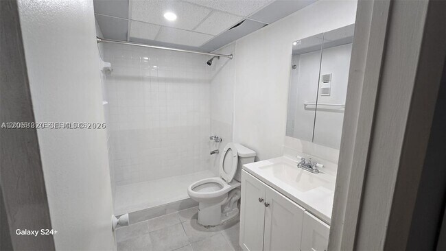 Building Photo - 10090 NW 80th Ct