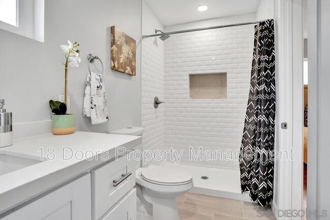 Building Photo - 350 Orange Ave