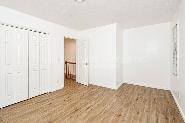 Building Photo - 1301 Sweet Pine Dr