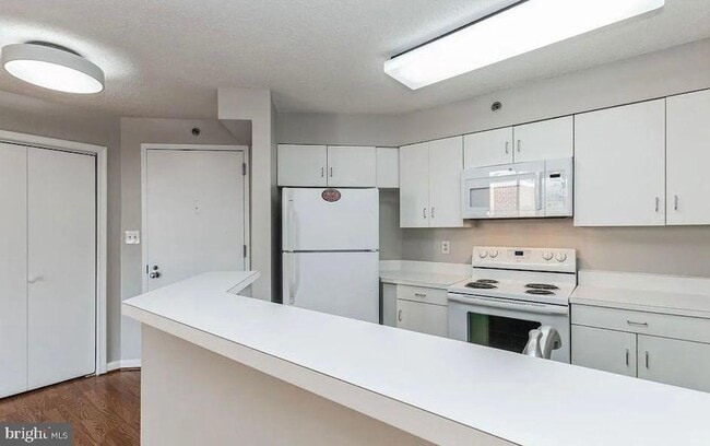 Building Photo - 1230 23rd St NW