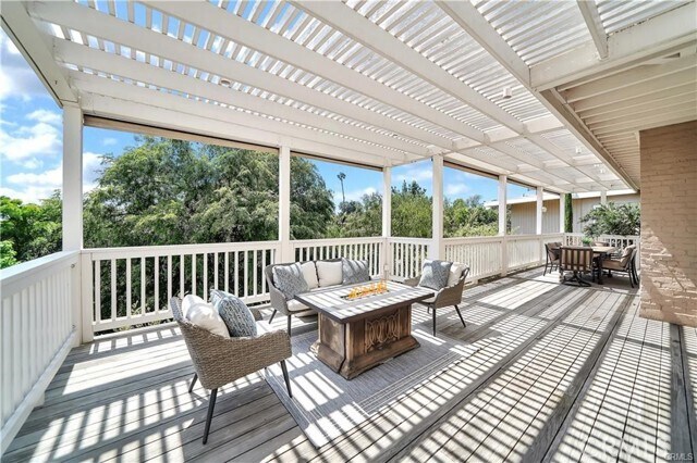 Building Photo - 714 Oceanview Dr