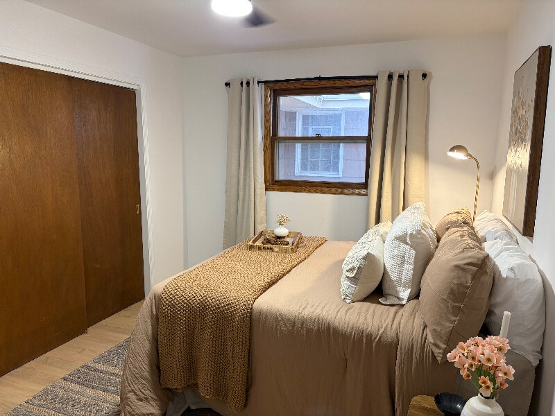 Building Photo - 1524 Pewaukee Rd