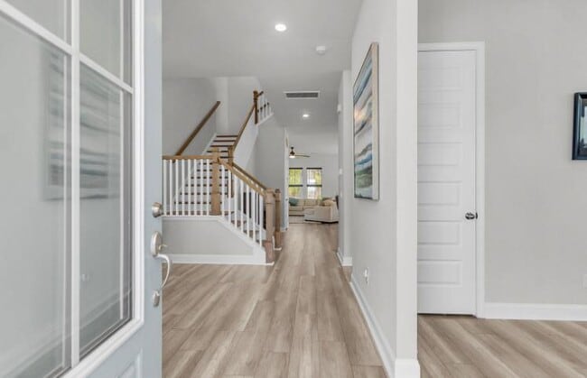 Building Photo - 399 Woodgate Wy