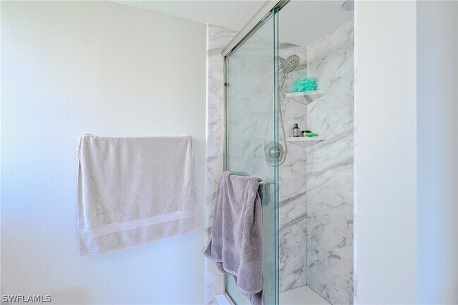 Building Photo - 7778 Emerald Cir