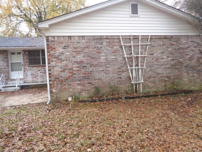 Building Photo - 9209 Clover Hl Rd