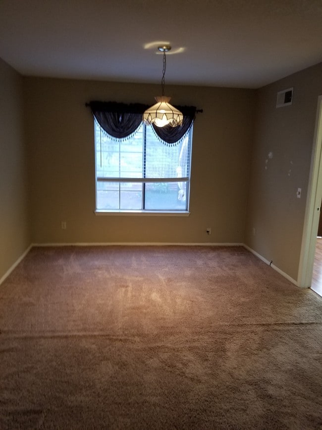 dining area - 19945 Eagle Ridge Ln