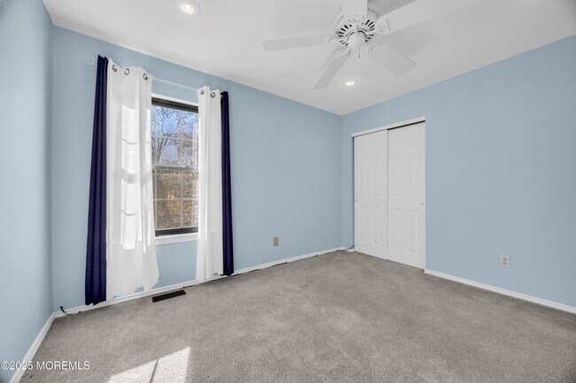 Building Photo - 45 Rawson Cir