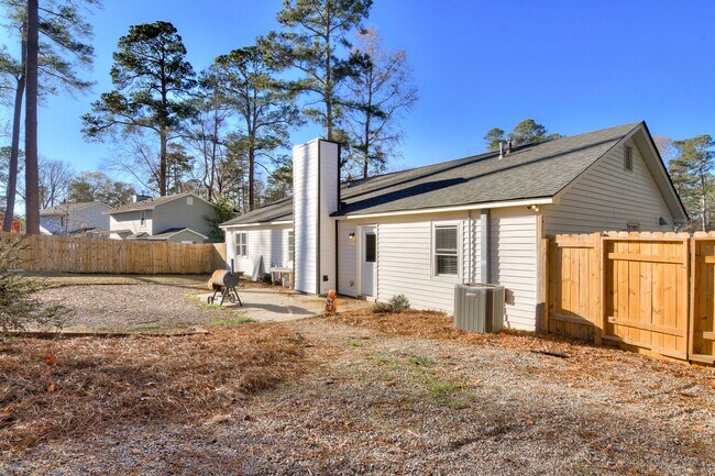 Building Photo - 4 Bedroom Ranch in Columbia County