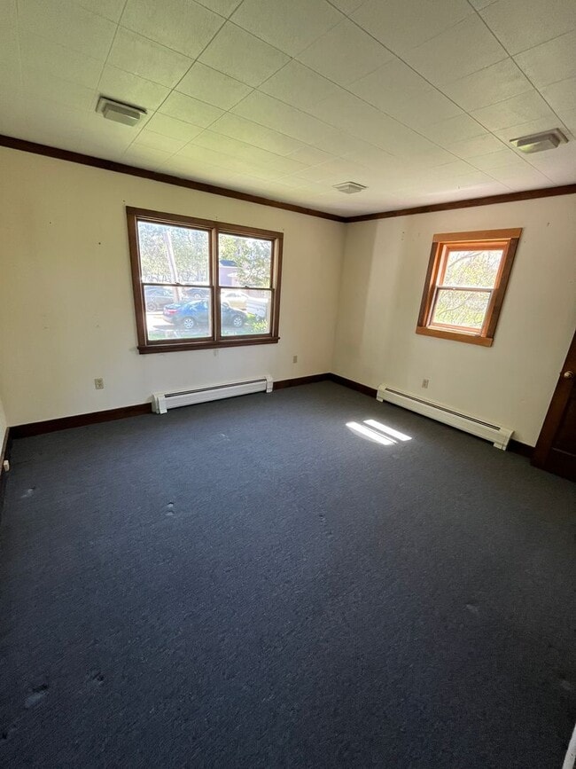 Building Photo - 5172 Shelburne Rd