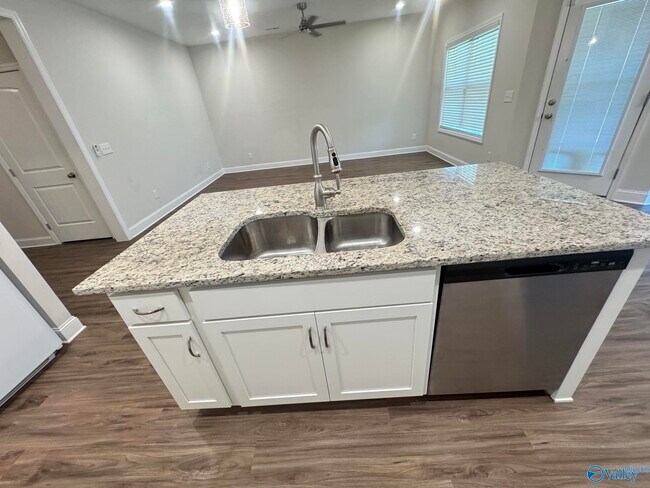 Building Photo - 151 Williams Pointe Boulevard SW