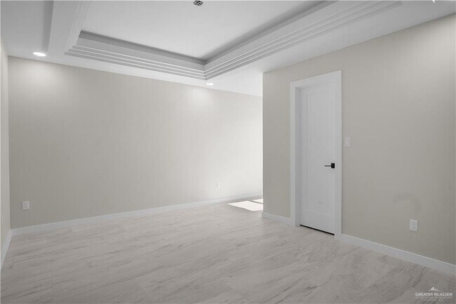 Building Photo - 2204 Corales St