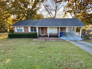 Building Photo - 3 Bedroom Home in Saks!