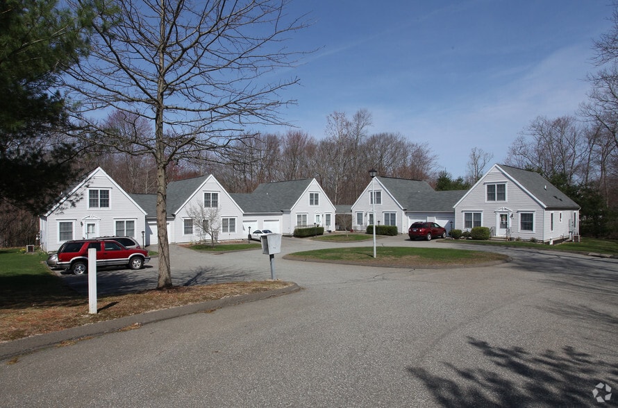 Deerfield Village 10 King Arthur Dr Niantic CT 06357 Apartment Finder