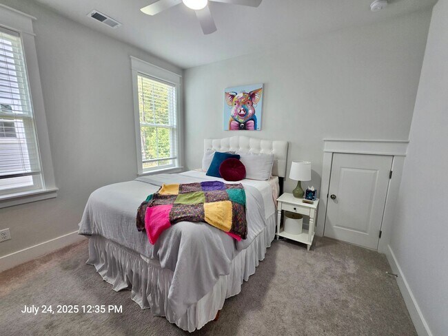 Building Photo - Like new 4 bedroom + loft - Stonoview - Jo...