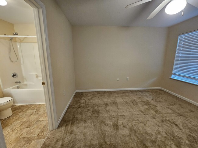 Building Photo - 2738 W Tharpe St