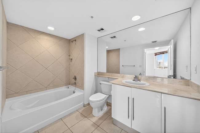 Building Photo - 325 S Biscayne Blvd