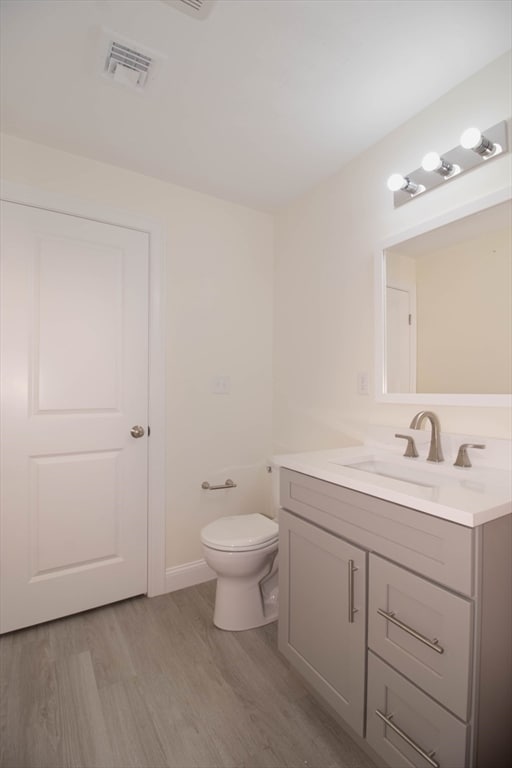 Building Photo - 5 W Chapel St