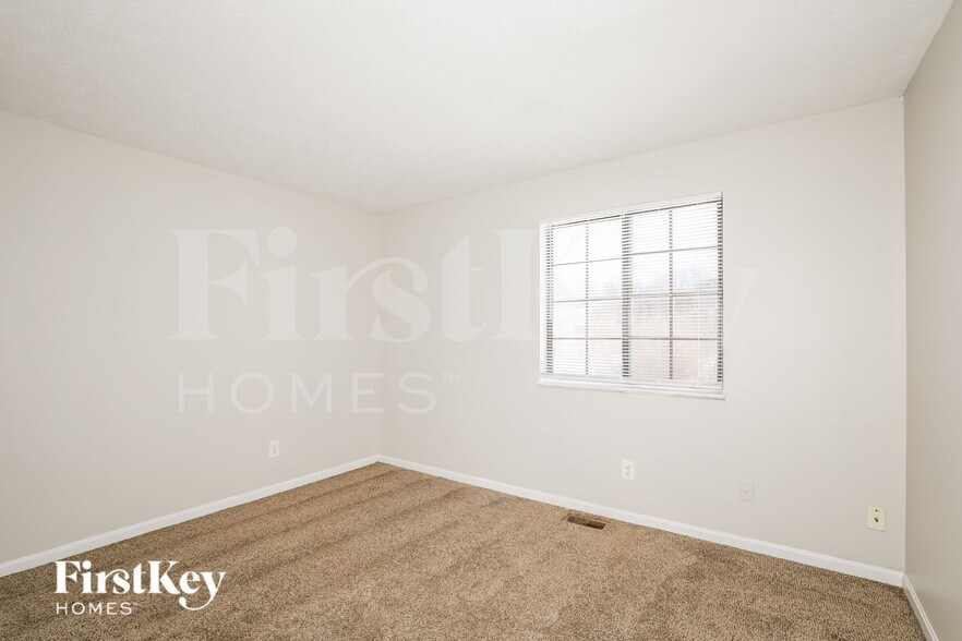 Building Photo - 3961 Bonn Dr