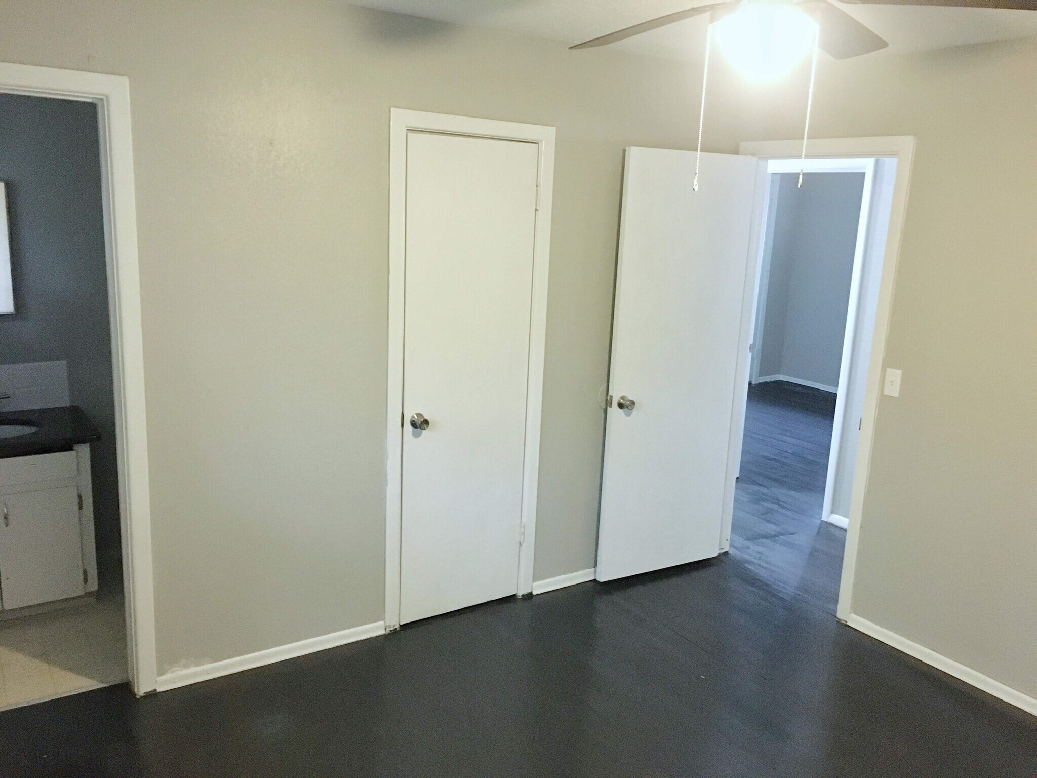 Building Photo - 902 S 10th St