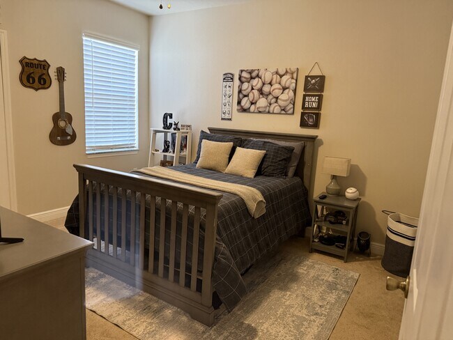 Building Photo - 1300 Eastern Pecan Pl