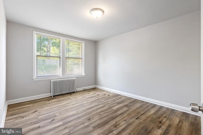 Building Photo - 1525 28th St SE