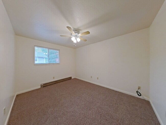 Building Photo - WINTER SPECIAL ~ $1,010 OFF FIRST MONTH RENT