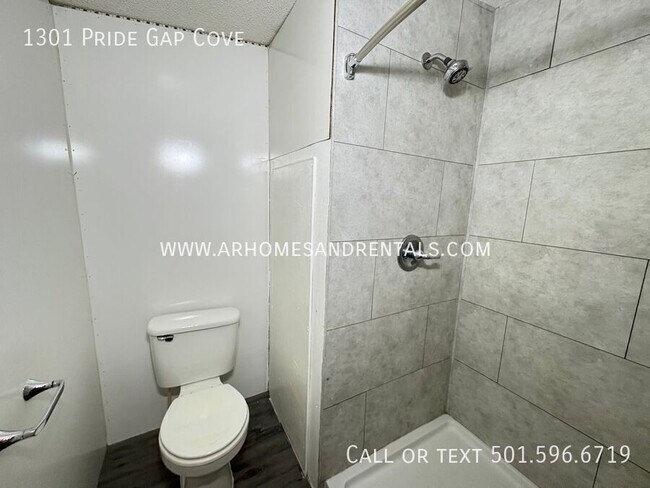 Building Photo - 1301 Pride Gap Cove