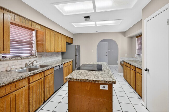 Building Photo - 6030 Gallant Forest Dr