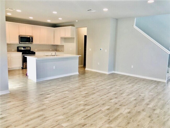Building Photo - 1323 Ambler Dr